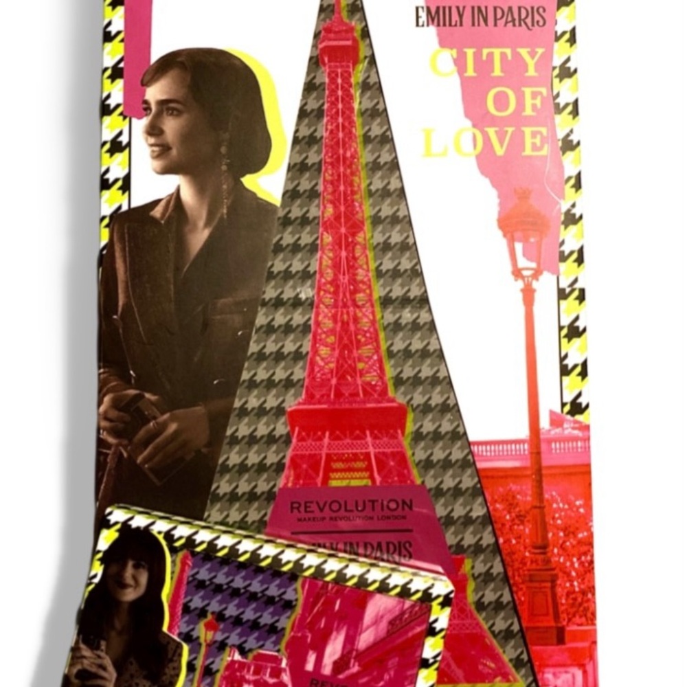 Emily In Paris Revolution Eyeshadow Palette and Highlighter